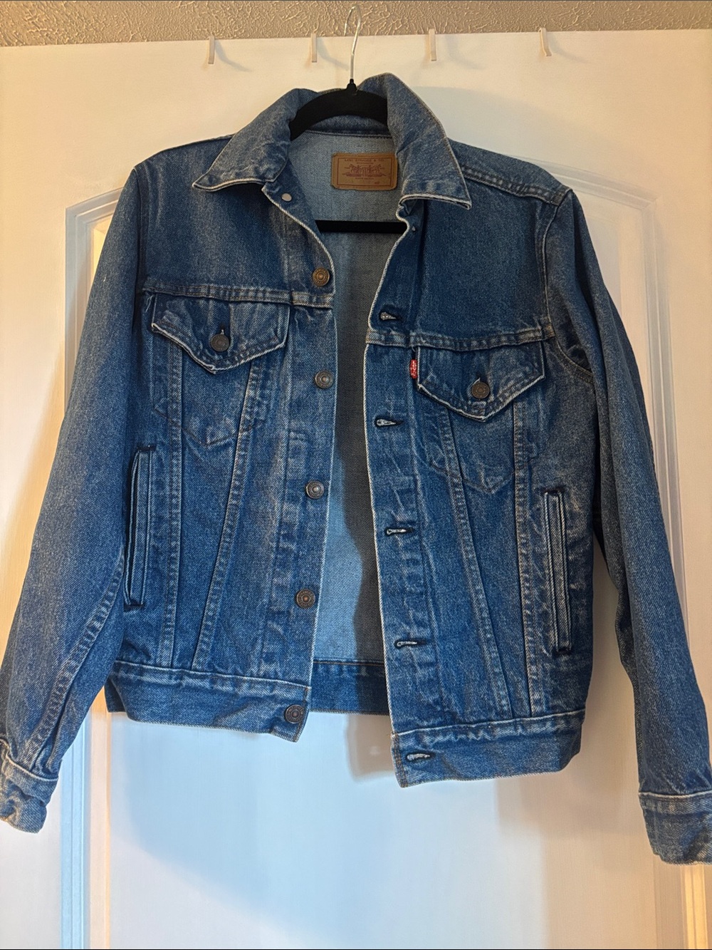 Levi's Classic Blue Denim Trucker Jacket size 34